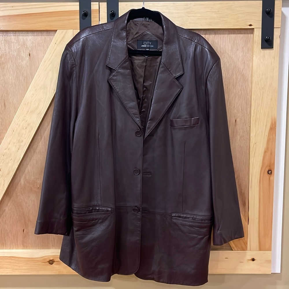 Jones New York Mens Leather Jacket 48R. Genuine Leather. Worn 2 or 3 times.